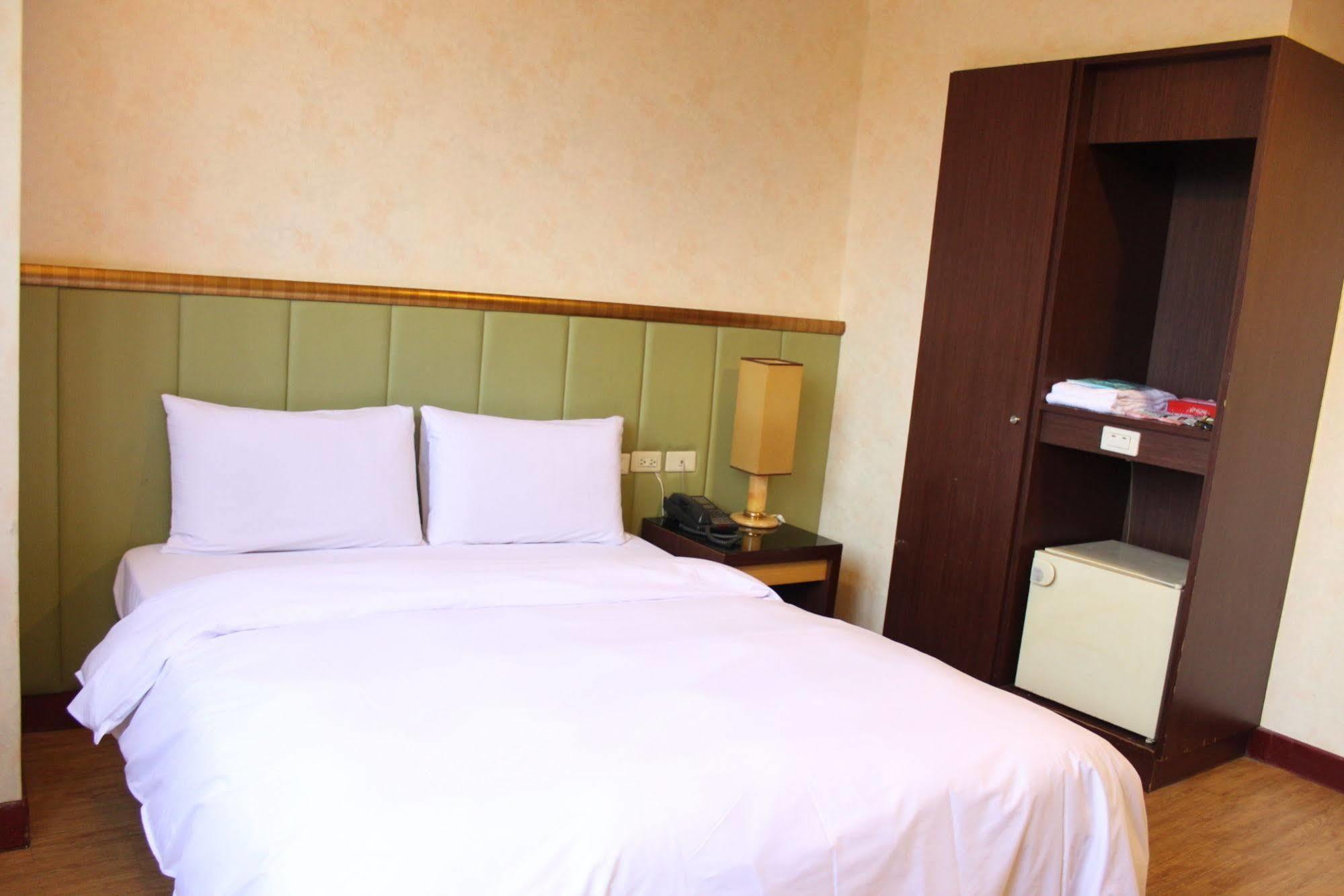 Sunwise Hotel Kaohsiung Exterior photo
