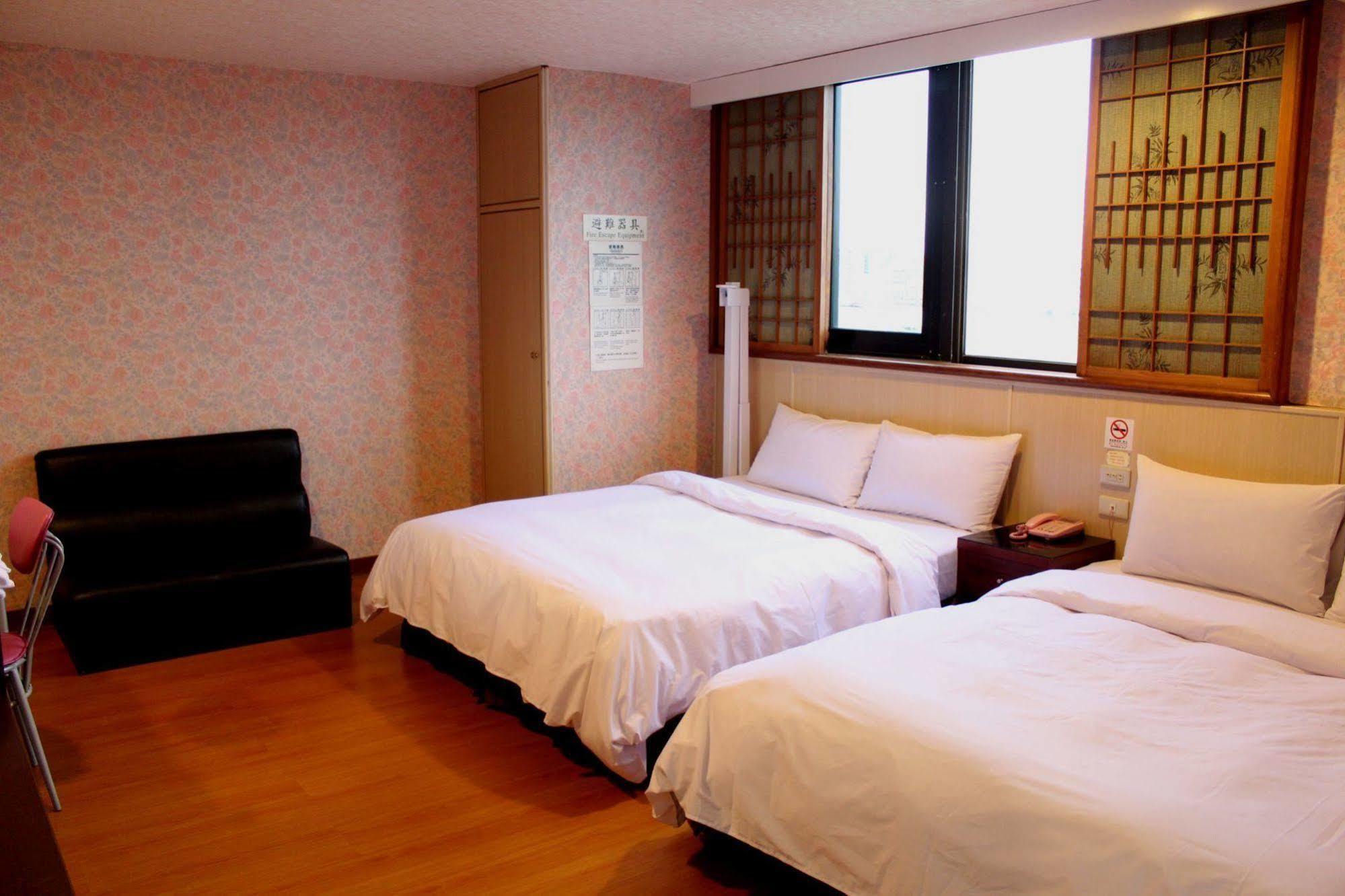 Sunwise Hotel Kaohsiung Exterior photo