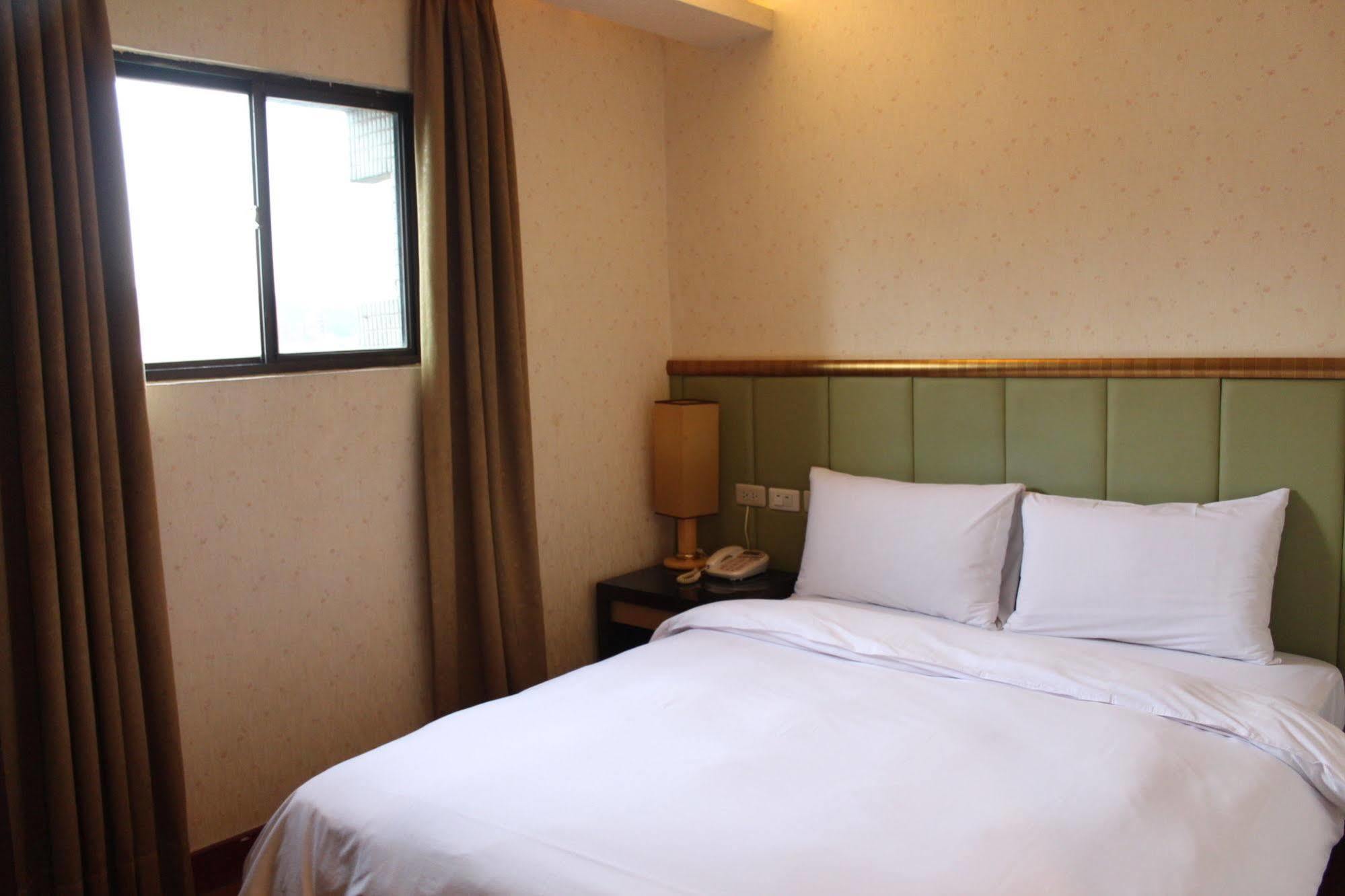 Sunwise Hotel Kaohsiung Exterior photo